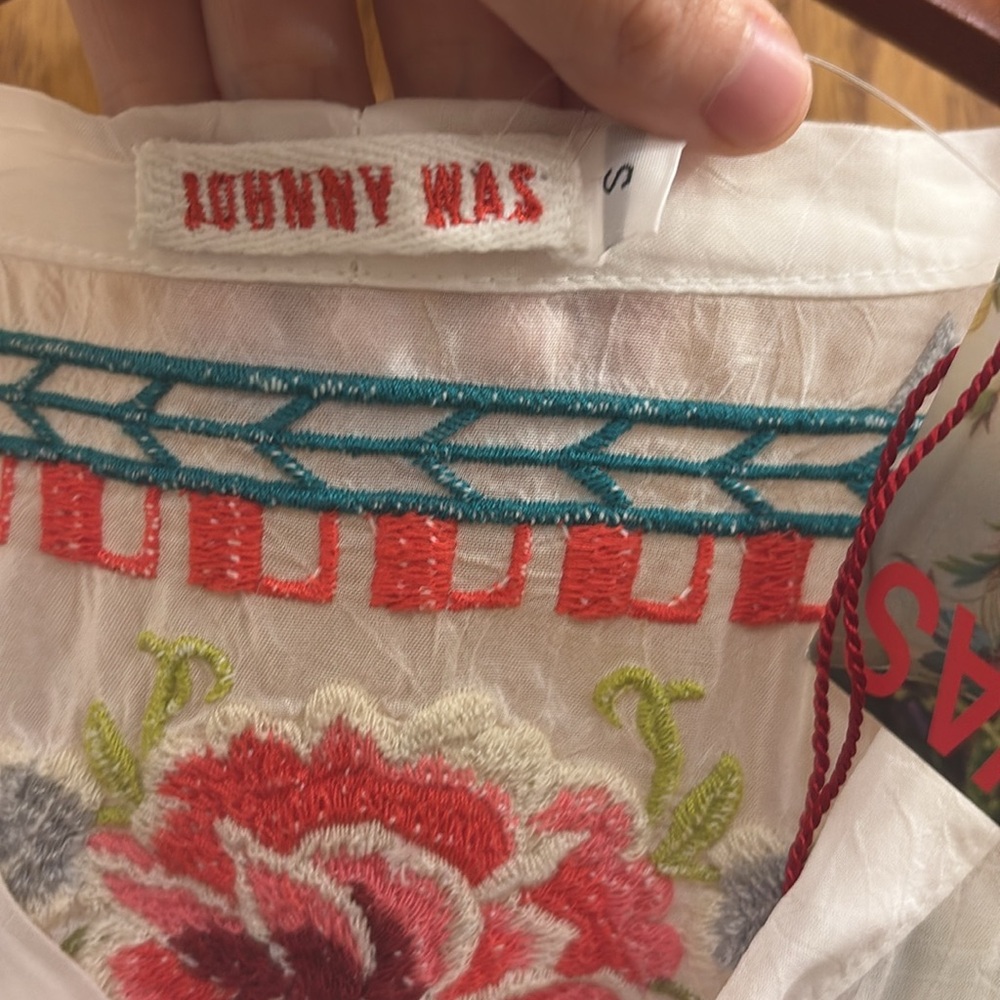 NWT Johnny Was Women's White Embroidered Floral Short Sleeve Tie Up Blouse - Picture 4 of 10
